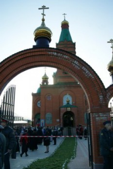 Святейший Патриарх Кирилл совершил Божественную литургию в храме Архангела Михаила в Крымске